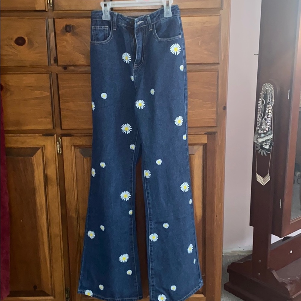 70’s style flare jeans with flower design